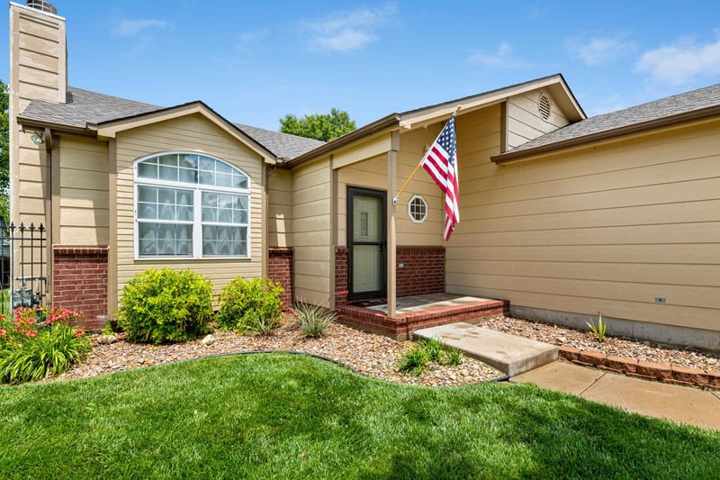 2534 E Cambridge, Park City, KS 67219