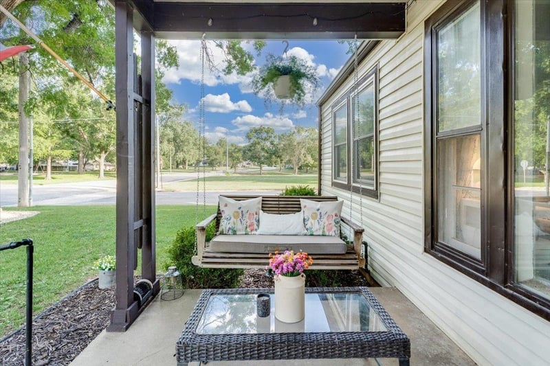 503 Eastview Dr, Mulvane, KS 67110