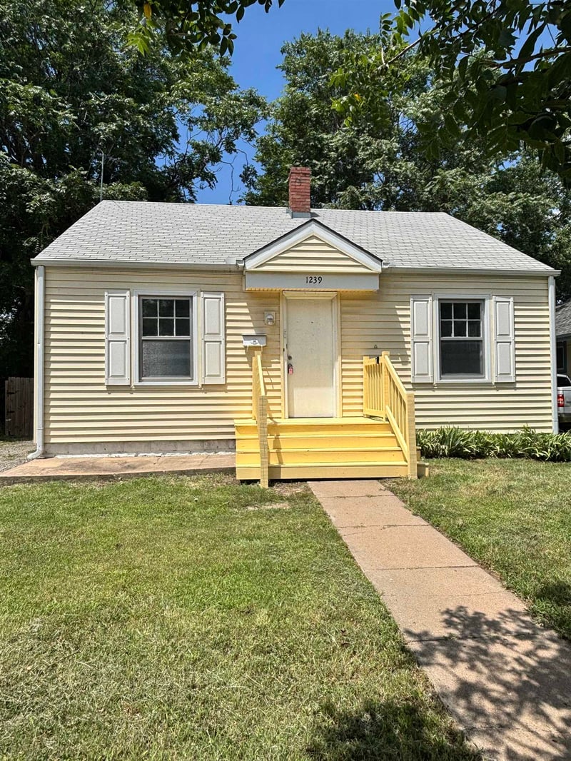 1239 Hydraulic , Wichita, KS 67211