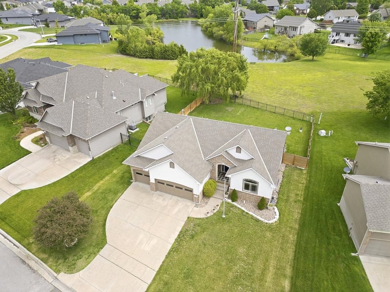 710 Gatewood Ln, Andover, KS 67002