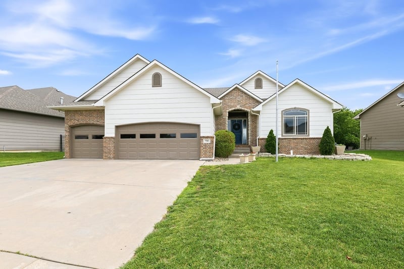 710 Gatewood Ln, Andover, KS 67002