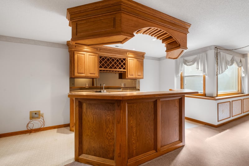 920 S Stagecoach Ct, Wichita, KS 67230