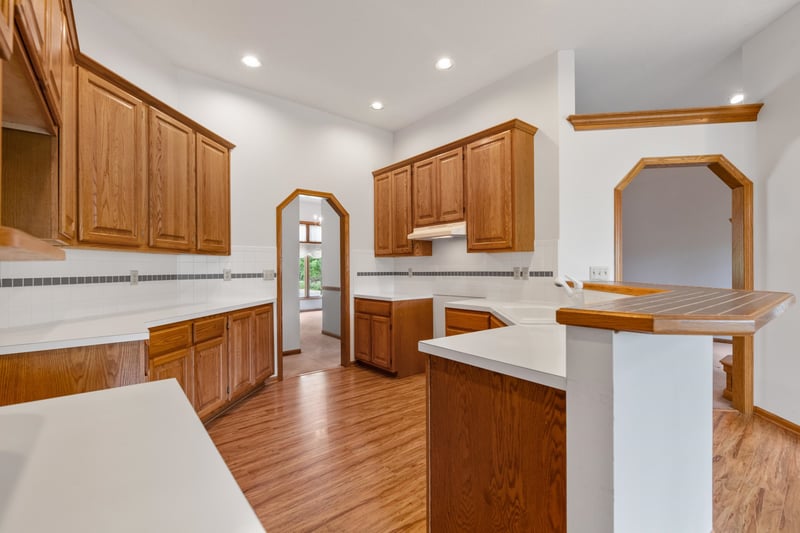920 S Stagecoach Ct, Wichita, KS 67230