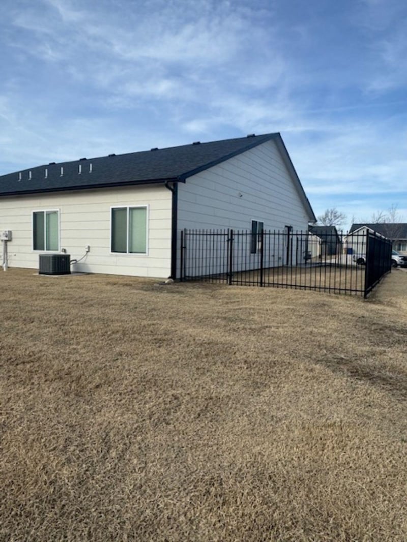 5196 Honeylocust , Wichita, KS 67226