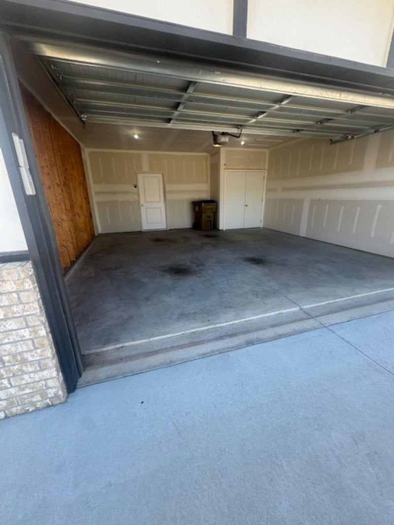 5196 Honeylocust , Wichita, KS 67226