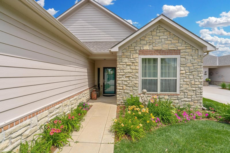 9636 W Village Pl, Maize, KS 67101