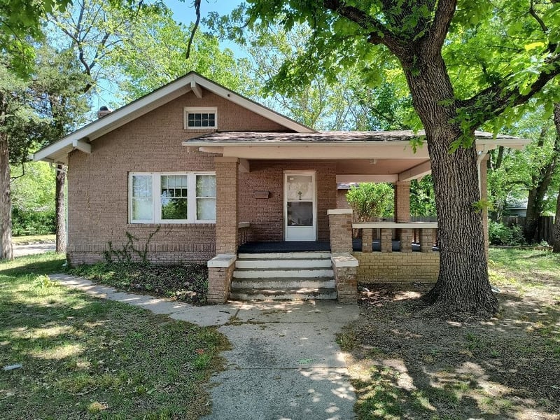 1450 Fairmount , Wichita, KS 67208