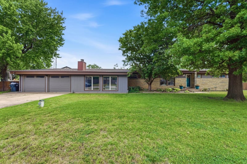 352 S Floyd St, Wichita, KS 67209