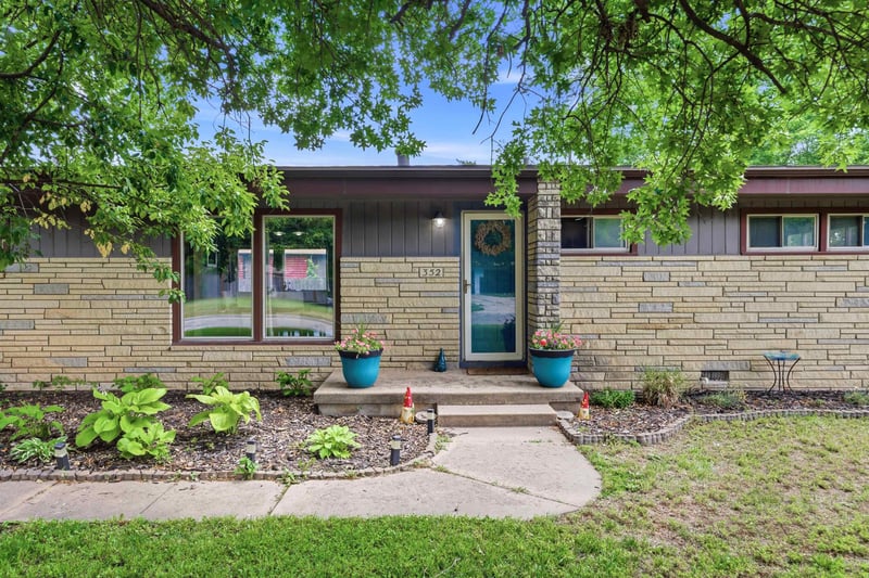 352 S Floyd St, Wichita, KS 67209