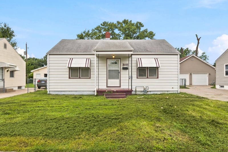 2111 S Pattie, Wichita, KS 67211