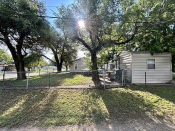 1301 S Vine St, Wichita, KS 67213