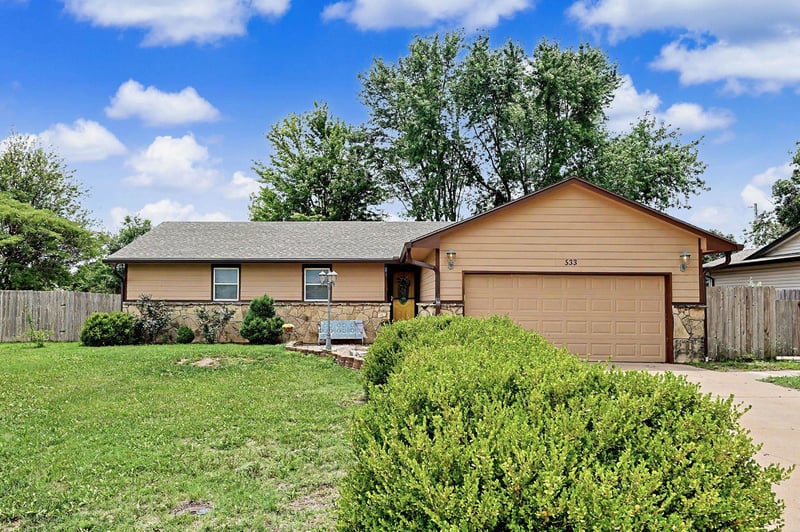 533 E Parkwood, Rose Hill, KS 67133