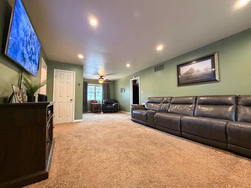 211 English , Mulvane, KS 67110