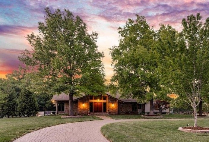 8320 Central Ave, Wichita, KS 67206