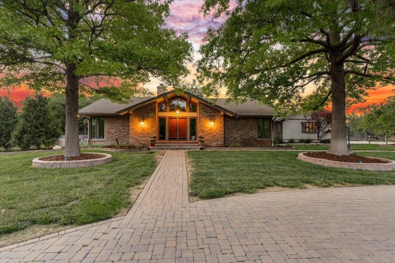 8320 Central Ave, Wichita, KS 67206