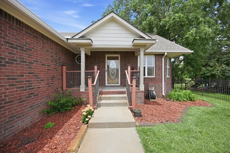 2553 Hazelwood St, Wichita, KS 67205