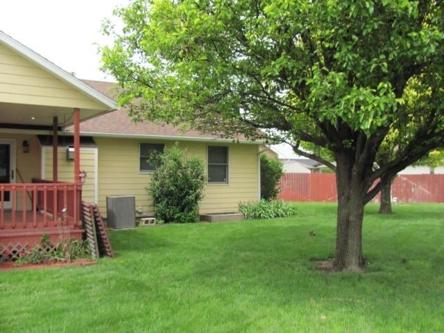 1410 Lorianna Ct, Salina, KS 67401