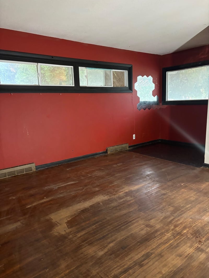 5712 E Odessa St, Bel Aire, KS 67220