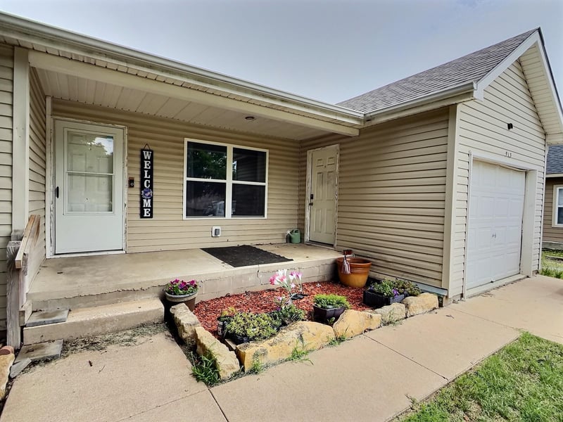 913 C St, Wellington, KS 67152