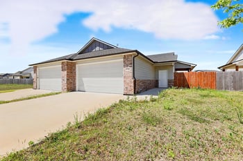 5752 E Bristol, Wichita, KS 67220