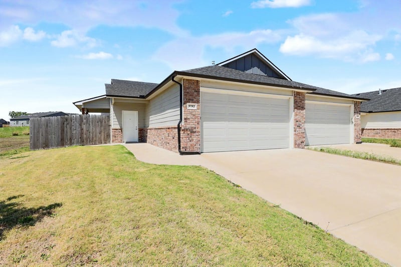 5752 Bristol , Wichita, KS 67220