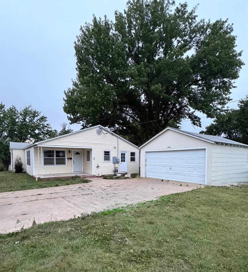 901 4th , Ellsworth, KS 67439