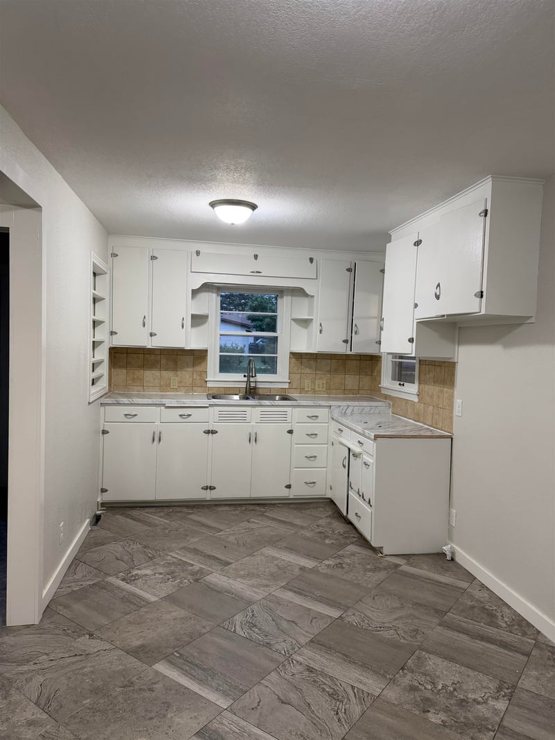 901 4th , Ellsworth, KS 67439