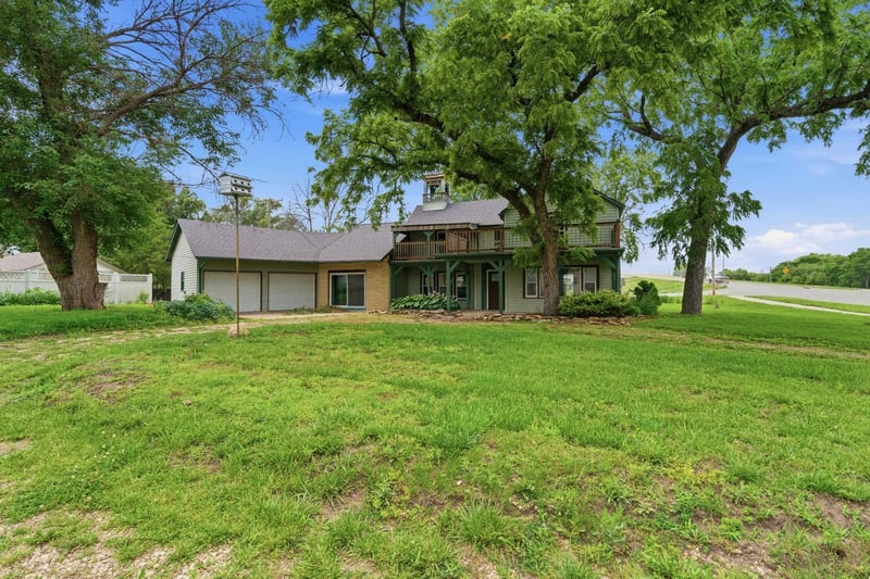 215 Main St, Herington, KS 67449