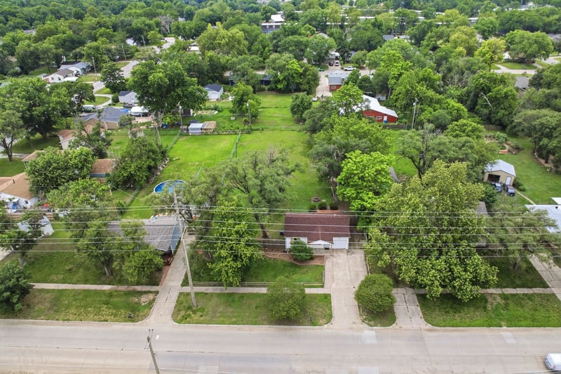 3317 W 9th St N, Wichita, KS 67203
