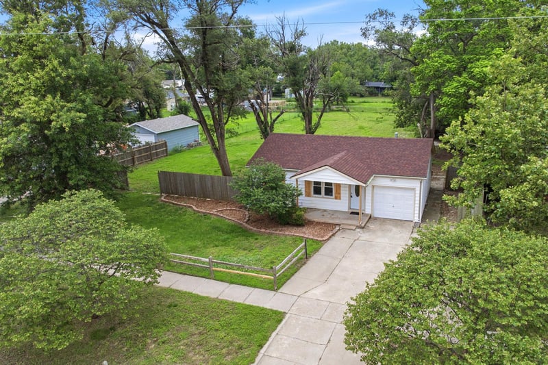 3317 W 9th St N, Wichita, KS 67203