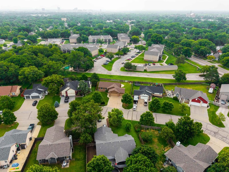 122 N Mount Carmel, Wichita, KS 67203