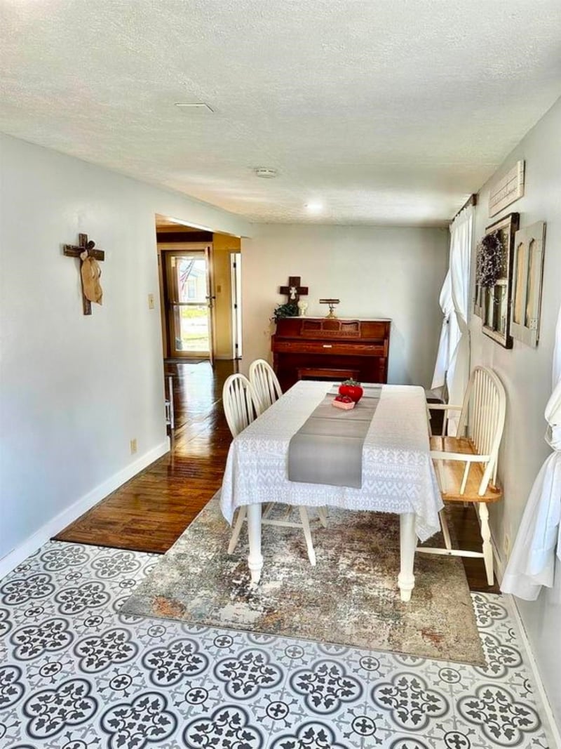 327 Houston St, Winfield, KS 67156