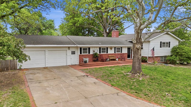 608 8th , Newton, KS 67114