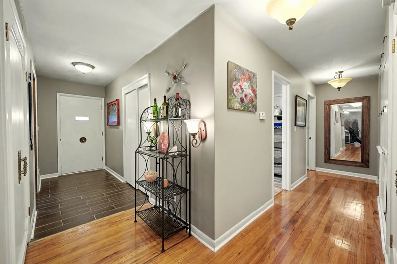 1111 Sunrise Dr, Salina, KS 67401