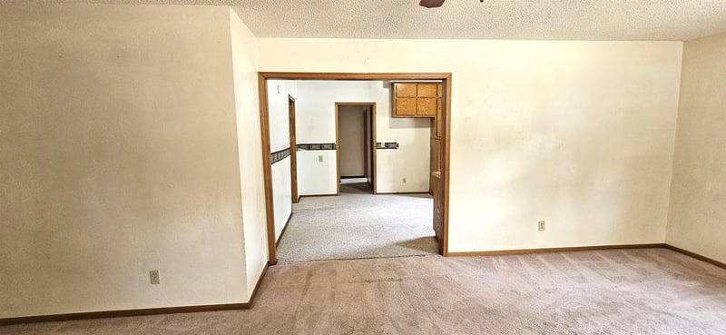 1525 N 7th St, Arkansas City, KS 67005