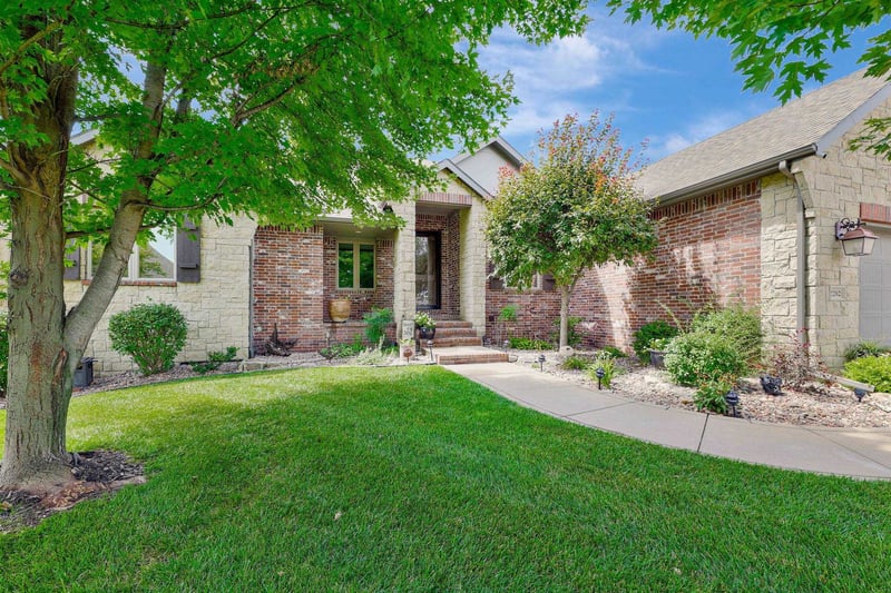 2202 Foxfire Ct, Augusta, KS 67010