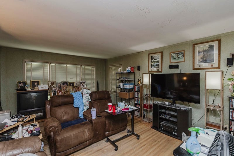 2705 E Menlo, Wichita, KS 67211