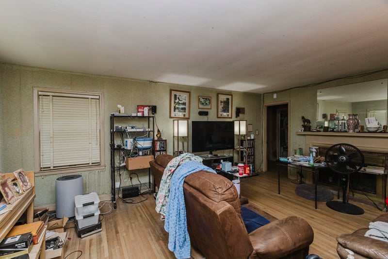 2705 E Menlo, Wichita, KS 67211