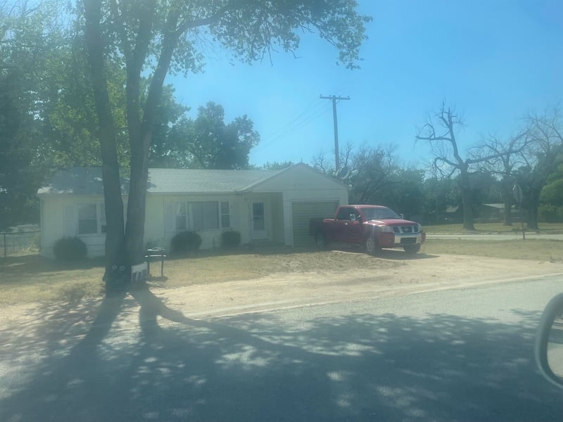 421 N Garfield, Attica, KS 67009