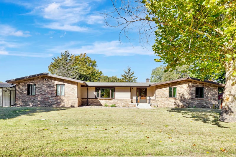 240 Warren, El Dorado, KS 67042