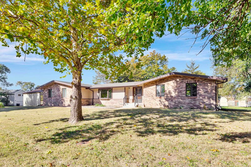 240 Warren, El Dorado, KS 67042