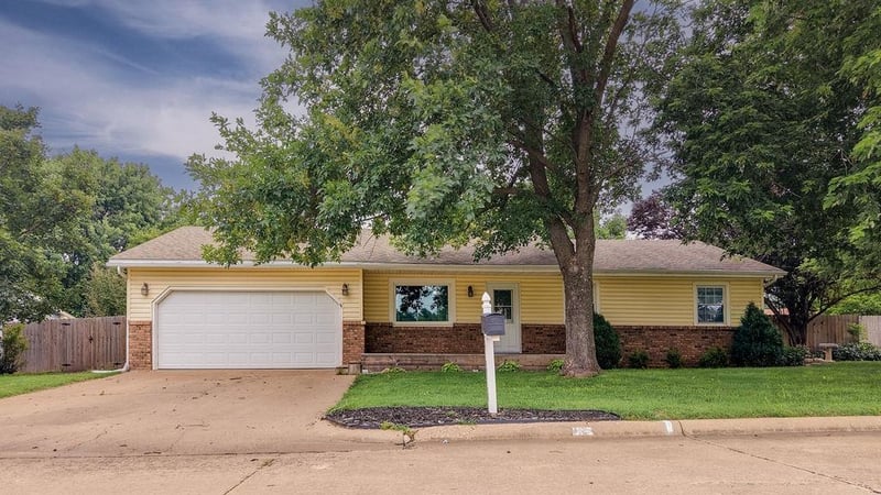 9 Deveron , Winfield, KS 67156
