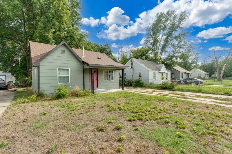 1917 E 24th St N, Wichita, KS 67219