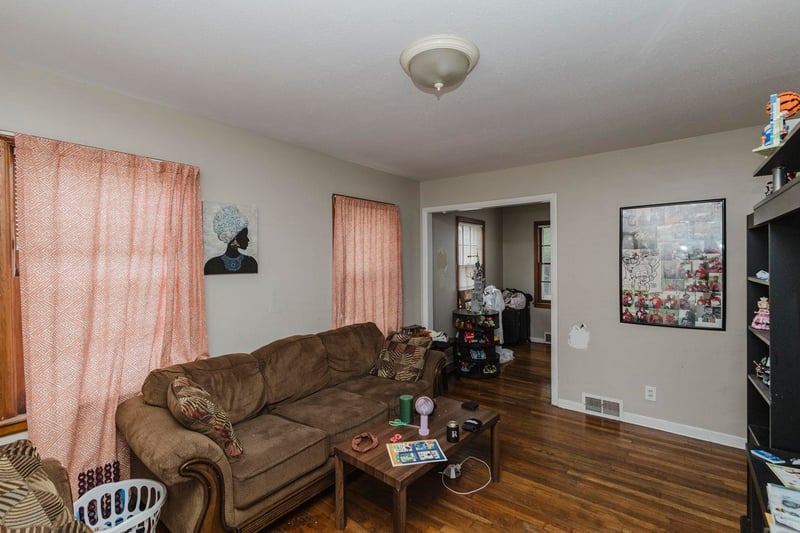 808 N Oliver Ave, Wichita, KS 67208
