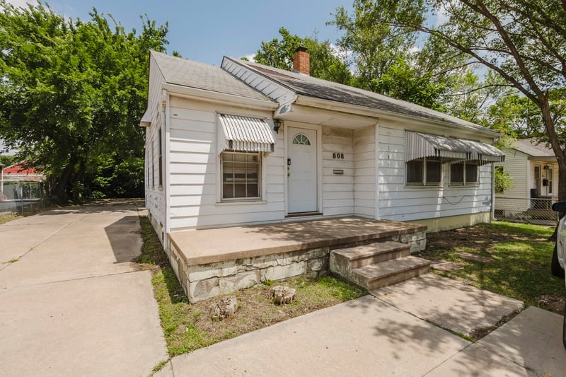 808 N Oliver Ave, Wichita, KS 67208