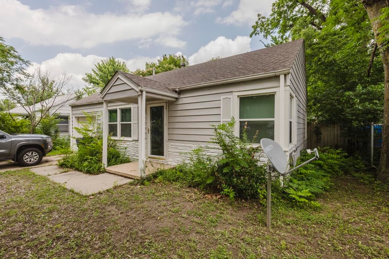 1724 S Volutsia, Wichita, KS 67211