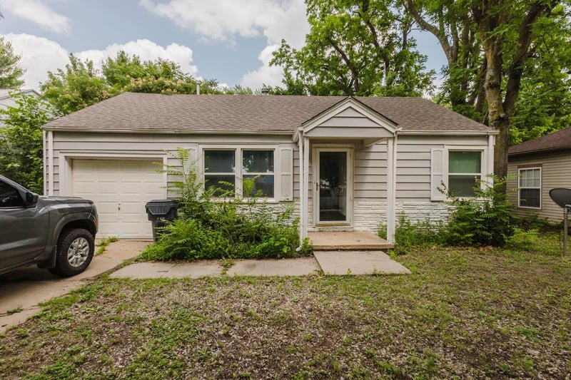 1724 S Volutsia, Wichita, KS 67211