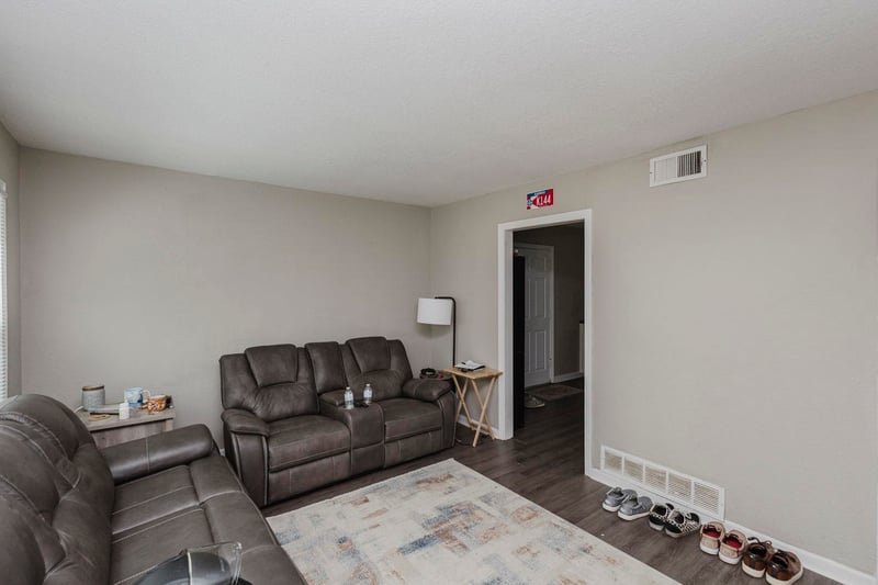 1724 S Volutsia, Wichita, KS 67211