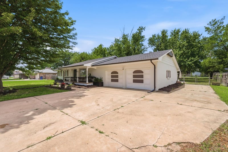 421 N Rose Hill Rd, Rose Hill, KS 67133