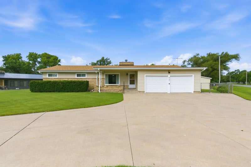 6101 S Ellis, Wichita, KS 67216